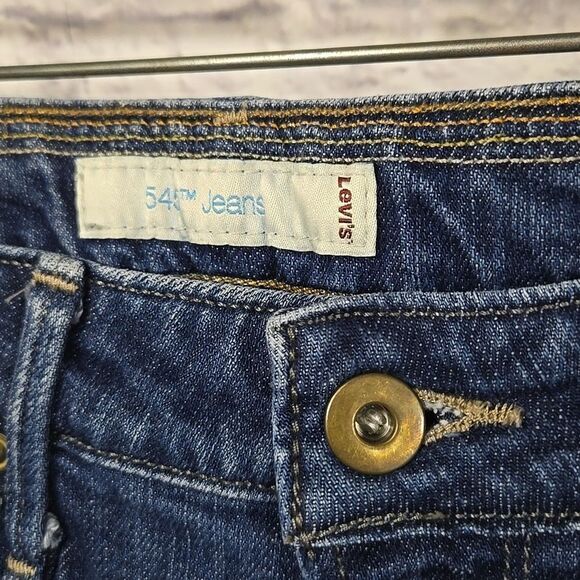 Levi's 545 Women's Bermuda Stretch Pockets Cuff Mid-Rise Distressed Denim Short - Picture 4 of 9